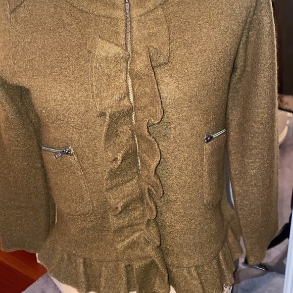 ⭐️Loft Wool Ruffled Blazer⭐️ - Picture 4 of 6